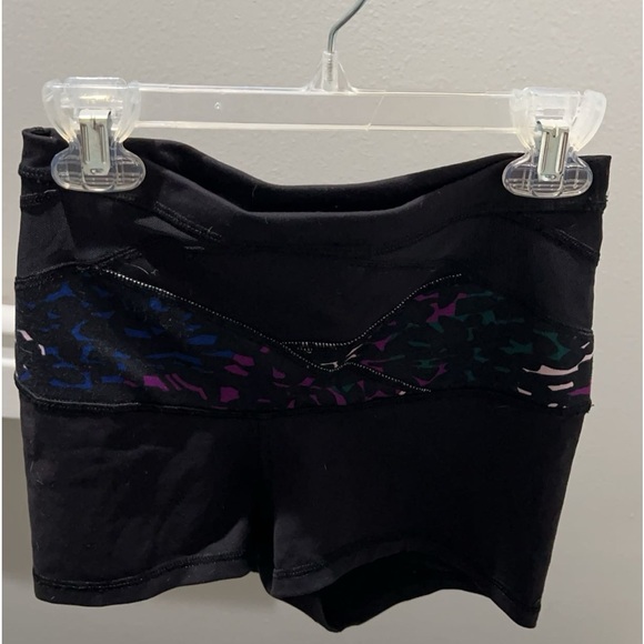 Lululemon Boogie Short Black / Shadow Wrap Multi / Tender Violet Size 2 - Picture 11 of 12